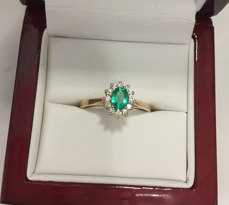 Inel cu Smarald și Diamante,Oferta!