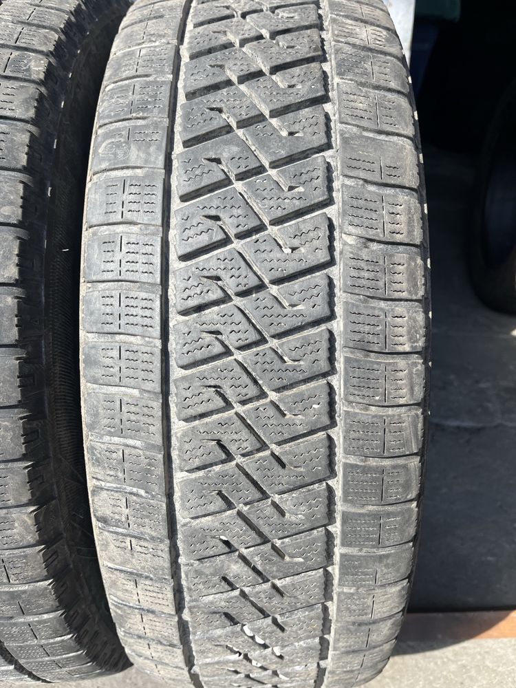 4 бр. гуми за бус 215/65/16C Lassa  DOT 4923 5,5-6 mm