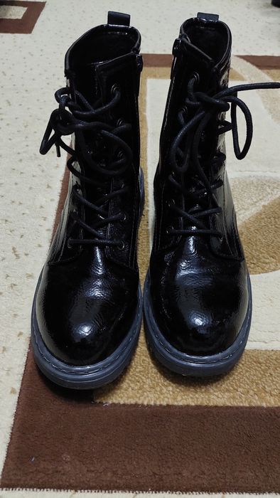 Ghete negre lucioase nr 41