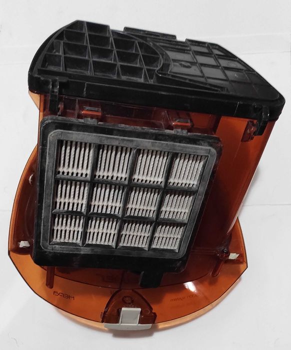 Прахосмукачка Zelmer Galaxy 2 на части