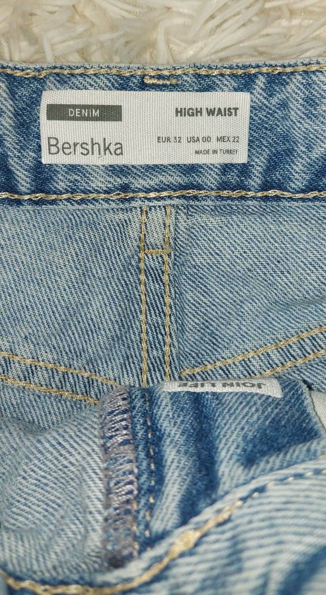 Pantaloni bershka