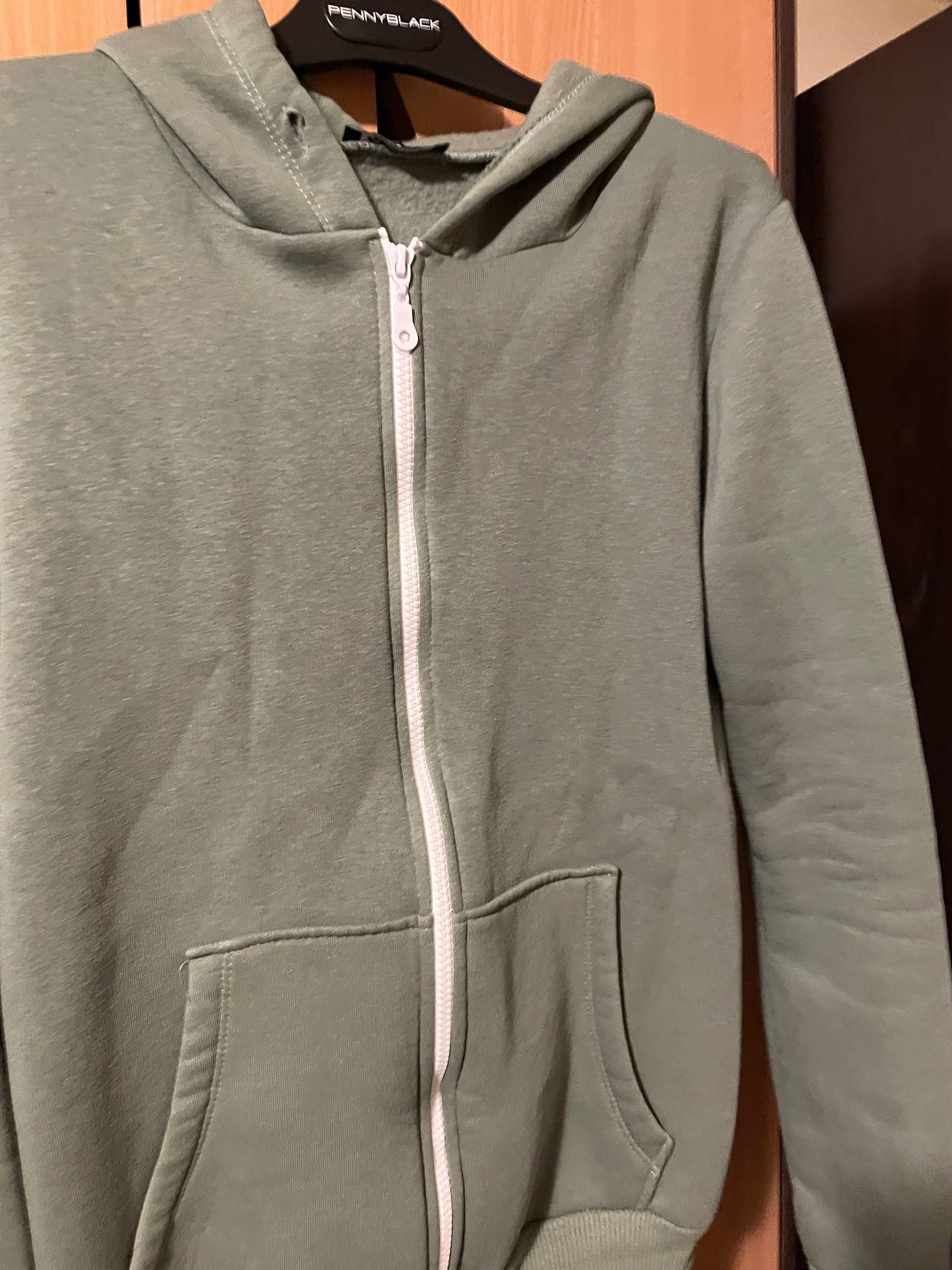 Hoodie/ hanorac cu fermoar și glugă/ pulover , mărime S/36 spre M/ 38