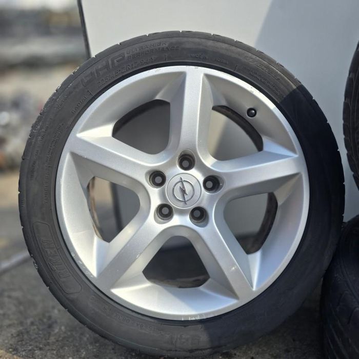 Jante aliaj R17 5X110 cu anvelope vara 225/45/17 Opel Astra H GTC