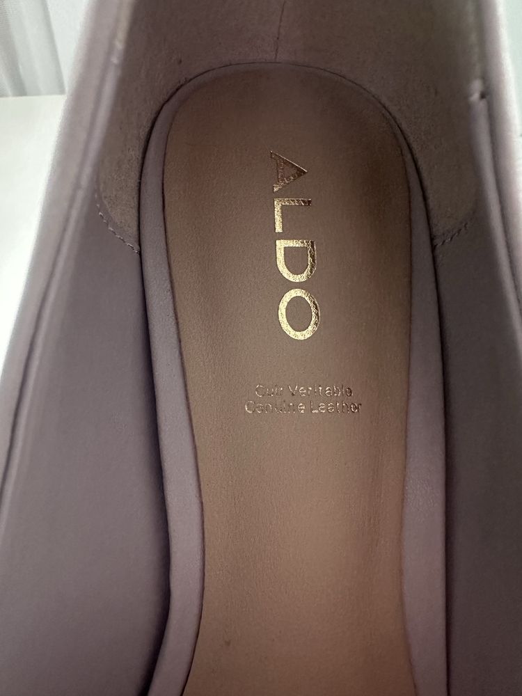 Pantofi piele nude