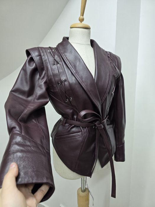 Vand Geaca din piele naturala model nou la 1200 lei