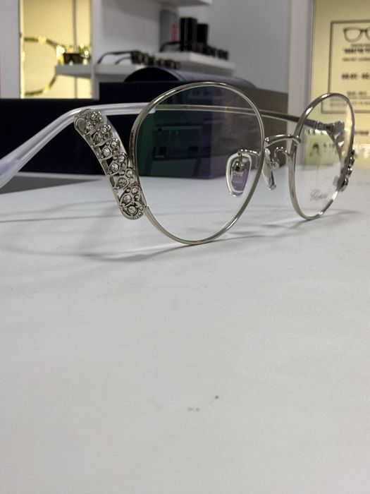 Стильная оправа от Chopard