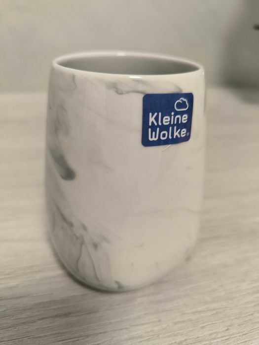 Дозатор за течен сапун и чашка