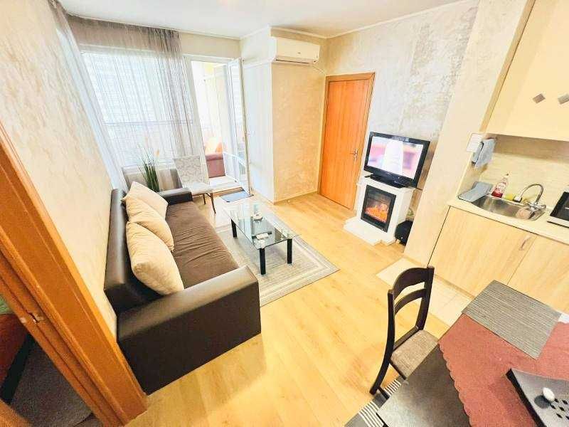 Продава се Двустаен апартамент в Бургас, Възраждане - 58 кв.м за 845 €/кв.м - Снимка #1