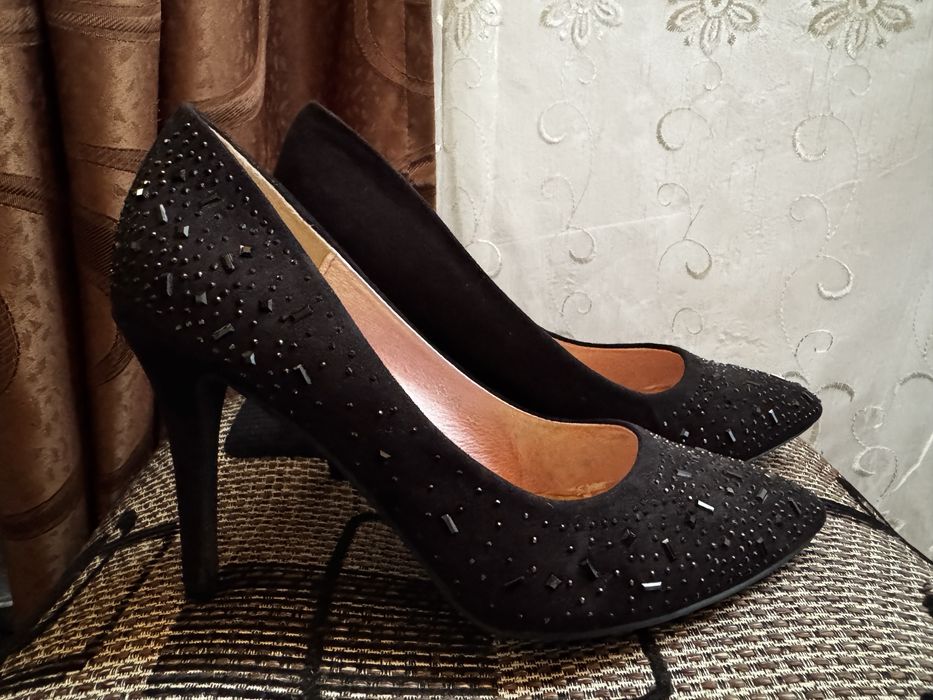 Pantofi cu toc, negri, noi, marimea 41