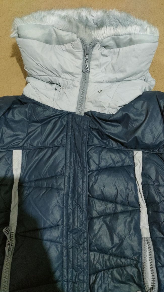 Продам куртку женскую теплая за 6000тг