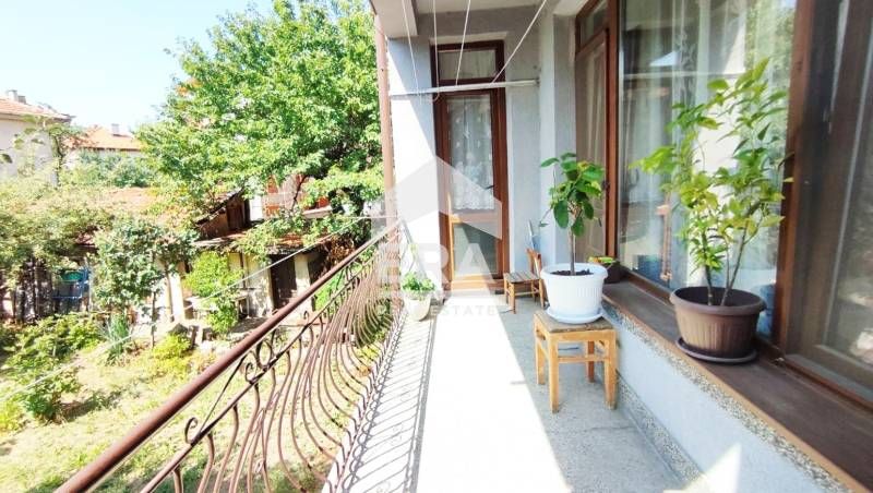 Етаж от къща в гр. Самоков