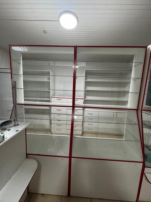 Витрины для магазинов и аптек