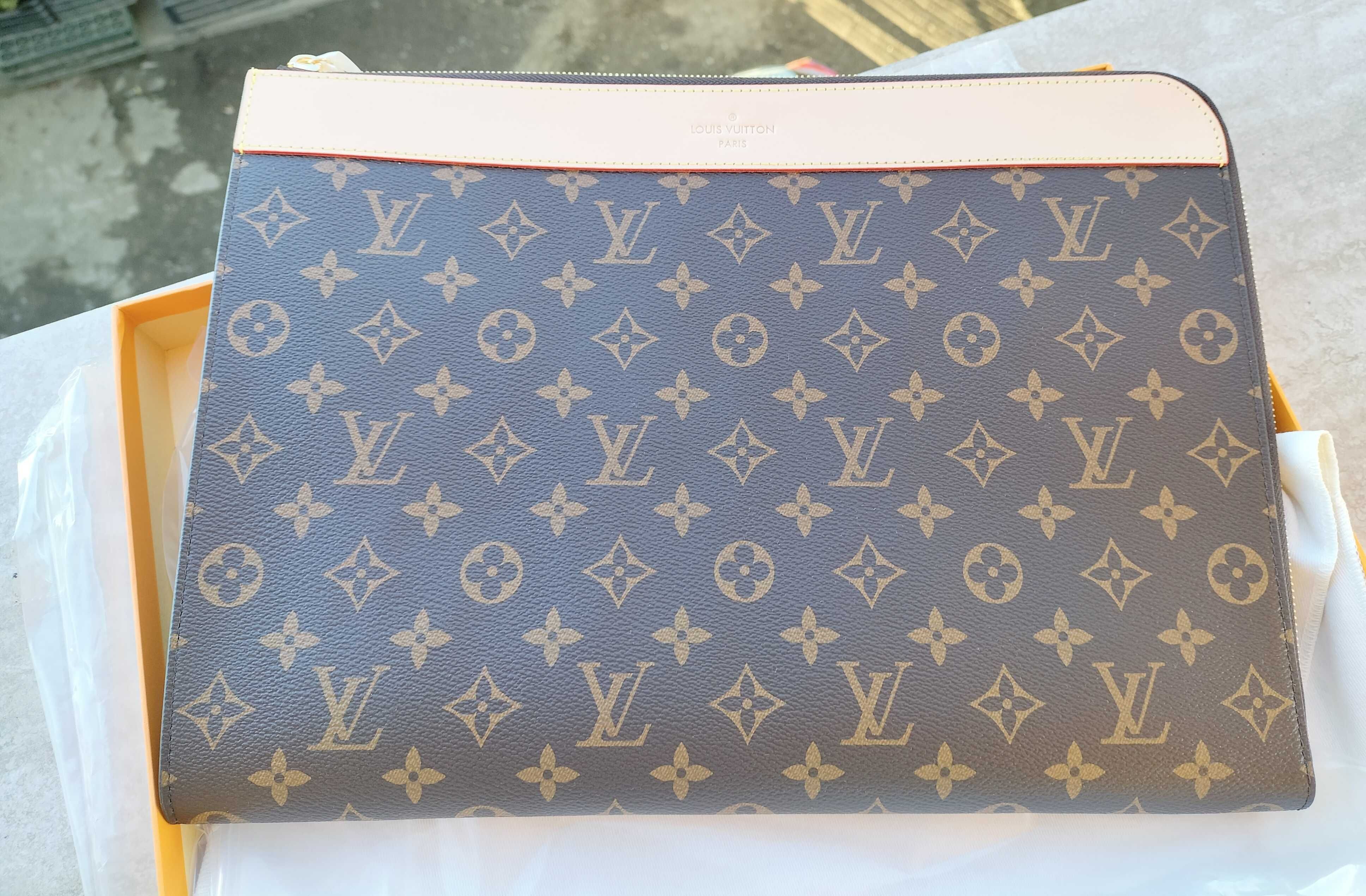 Geanta Mapa Louis Vuitton Model M82540 Pochette Jour