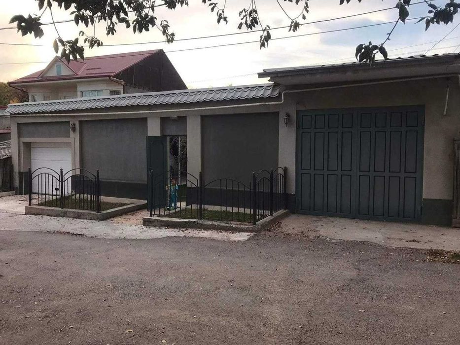 Продам дом на участке в М-Улугбекском районе.стадион Старт