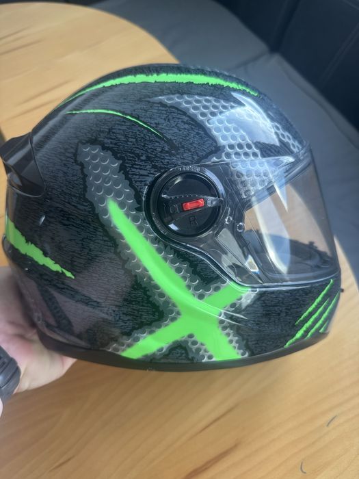 Продавам каска NEXO