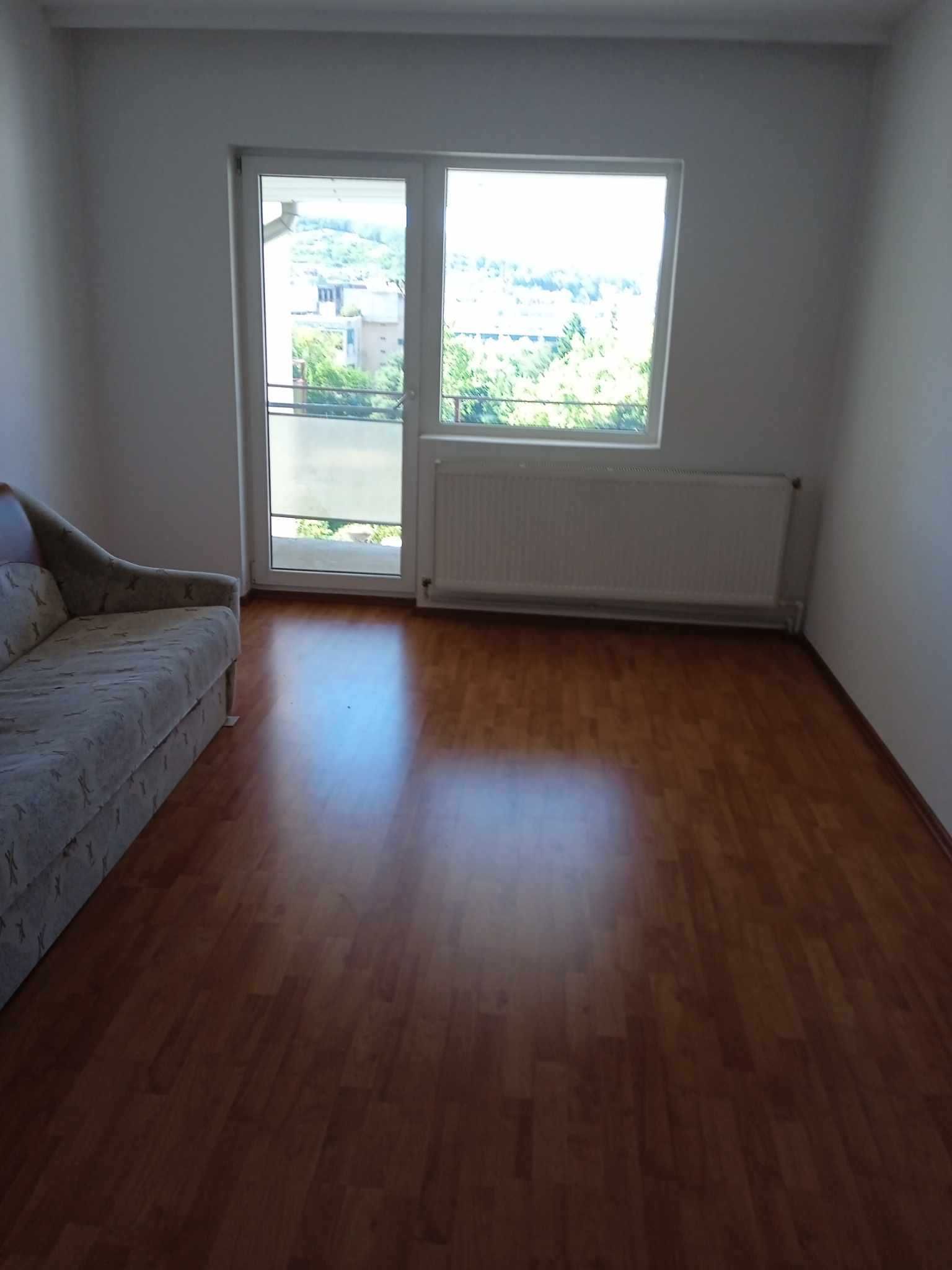 Apartament 2 camere, decomandat, zona ISU