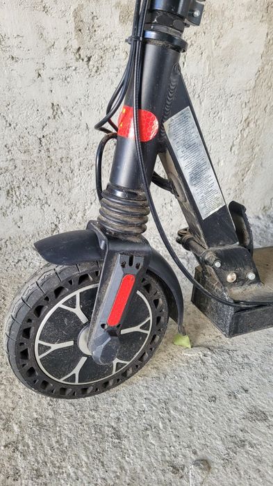 Trotinetă electrică – 500 lei negociabil

Vând trotinetă