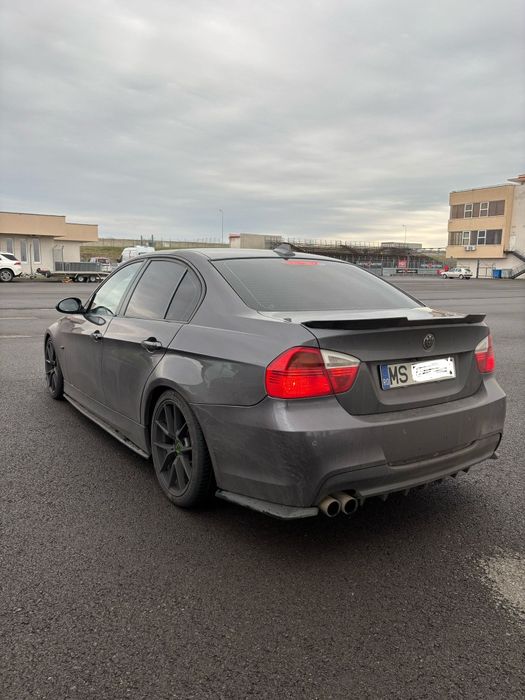 BMW e90 330i Manual
