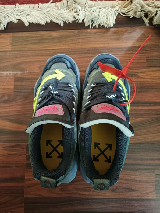 Adidași off white Nr 42