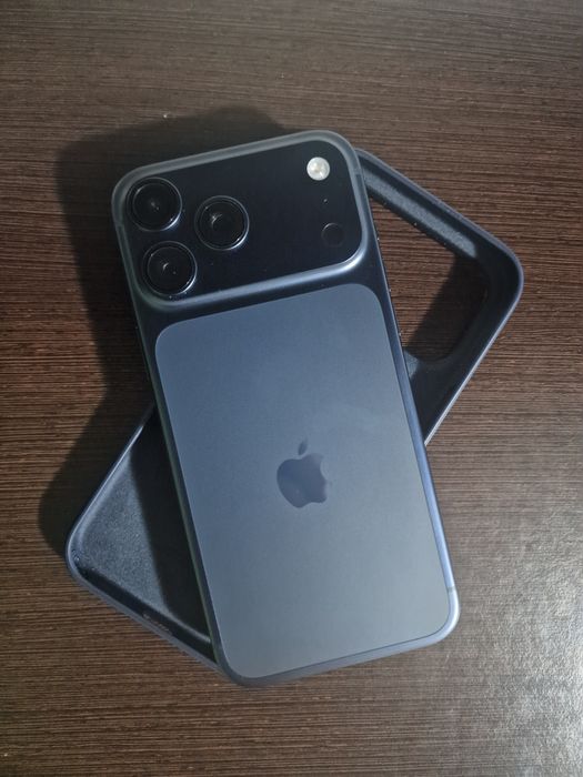 Iphone 17 pro Max deep blue 256 gb