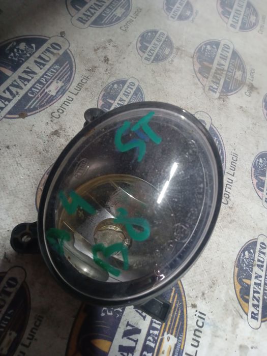 proiector stanga audi a4 b8 2012