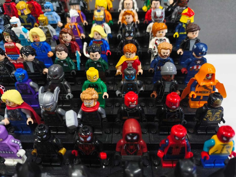 LEGO мини фигурки