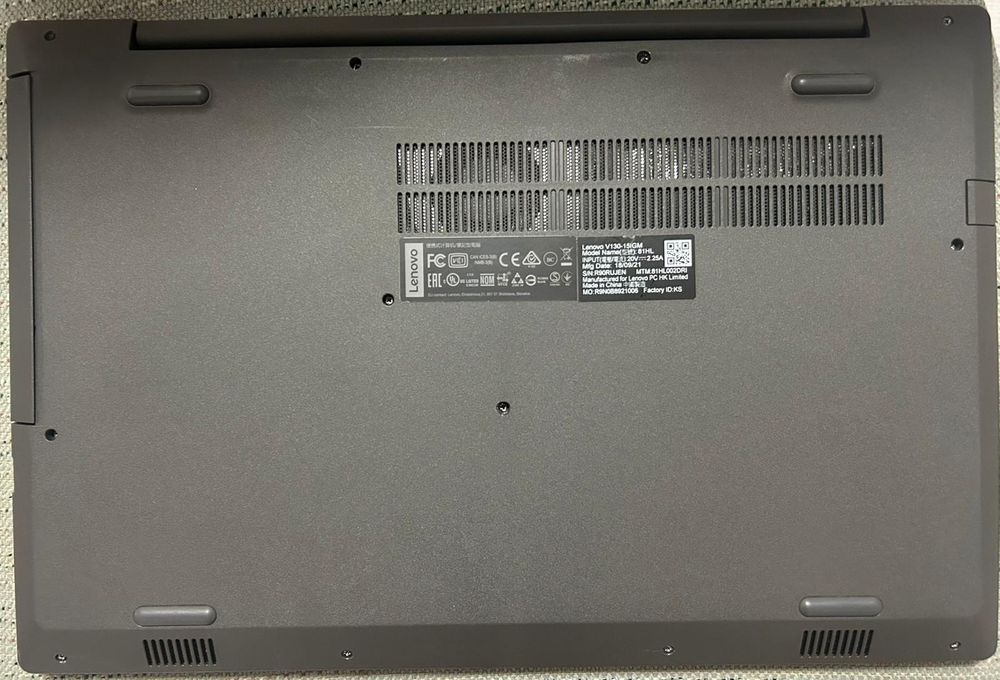 Laptop Lenovo V130-15IGM - 4GB RAM, 1TB HDD - Funcţional,