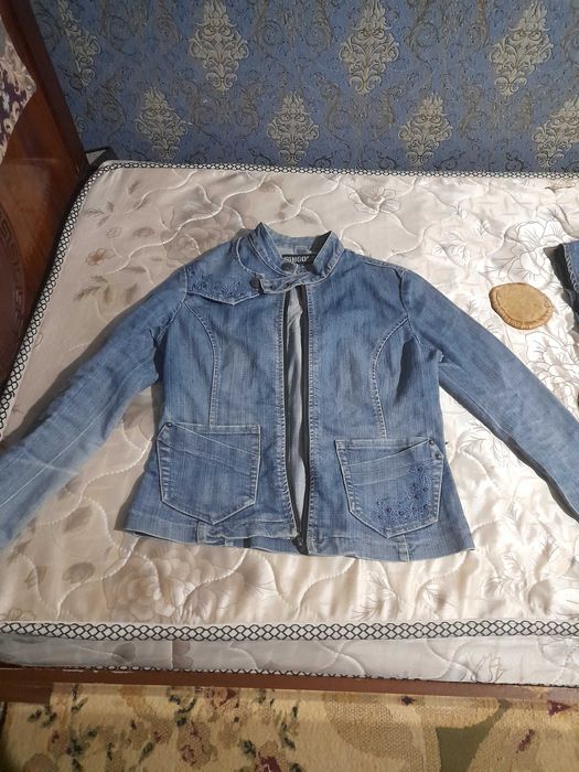 Женские платья : вечернее ,зимнее ,сарафан ,курка джинсовая .