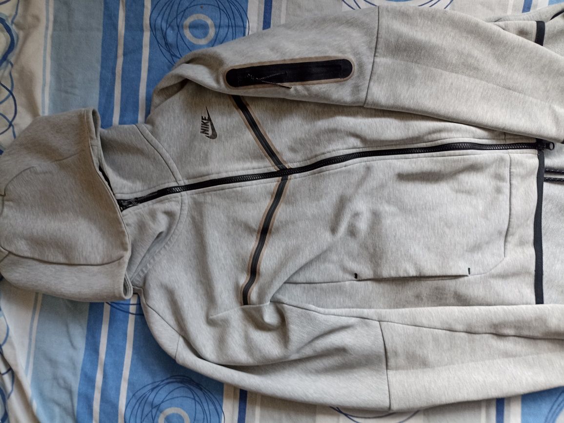 Nike tech fleece S original