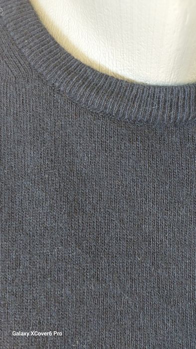 Пуловер Oro Cashmere. 35% кашмир, 35% коприна, 30% вълна. размер L