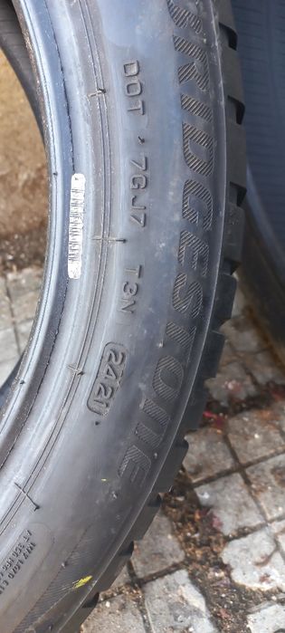 225 45 18 Bridgestone 2бр. Като нови