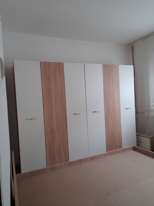 Mobila dormitor ( dulapuri, pat, saltea, noptiere )