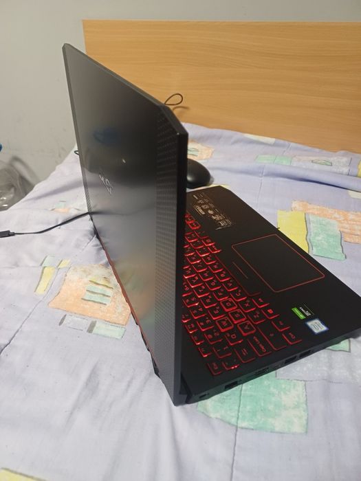 Acer Nitro 5 геймърски лаптоп