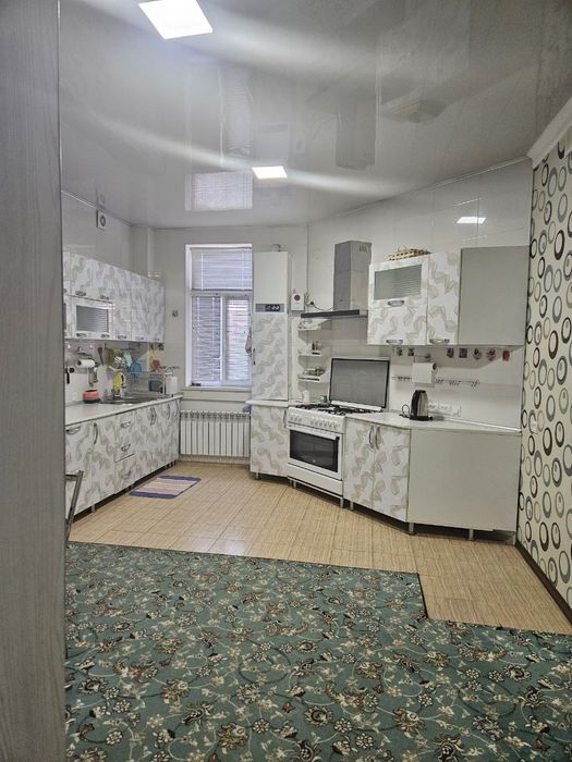 Новостройка, 2-й этаж, 4-х комнатная квартира, кладовка на кухне,