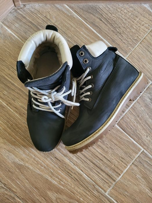 Обувки, боси обувки, маратонки, боти