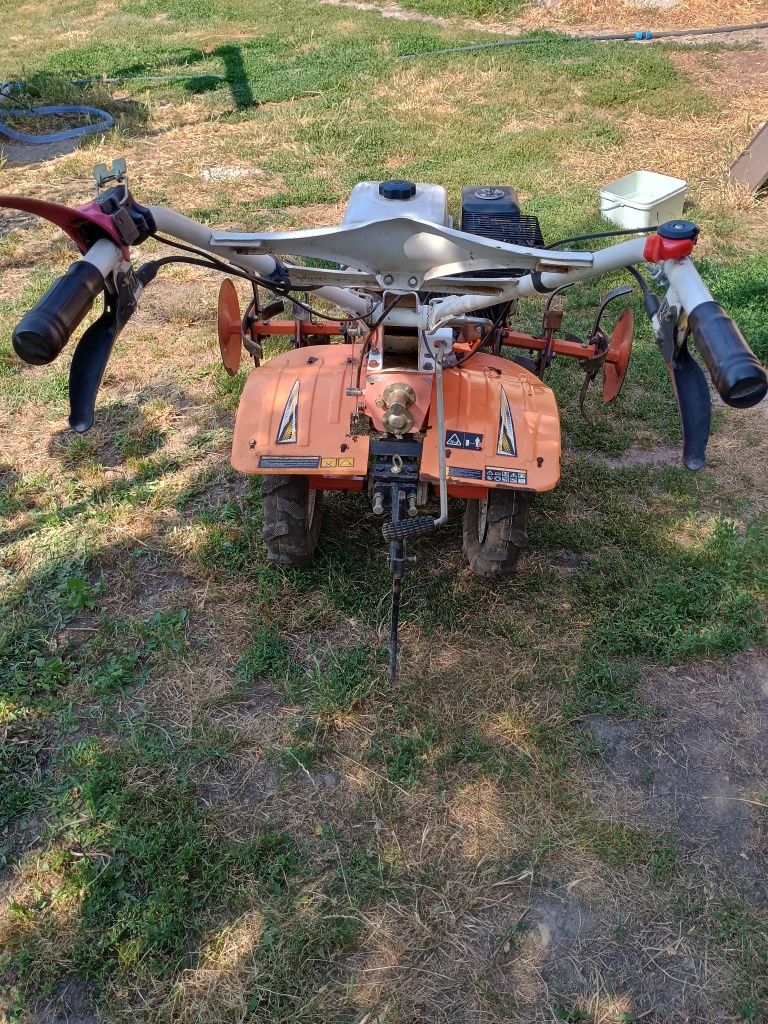 Vând motosapă marca Ruris de
