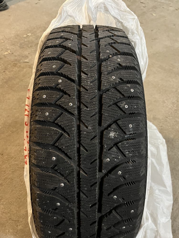 Зимние шины R17 Bridgestone