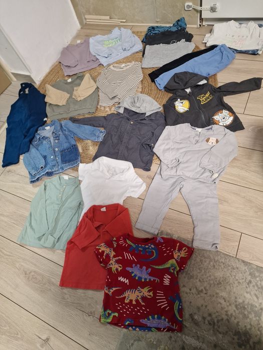 Lot mare baietel 25 articole 4 lei articolul H&M si altele