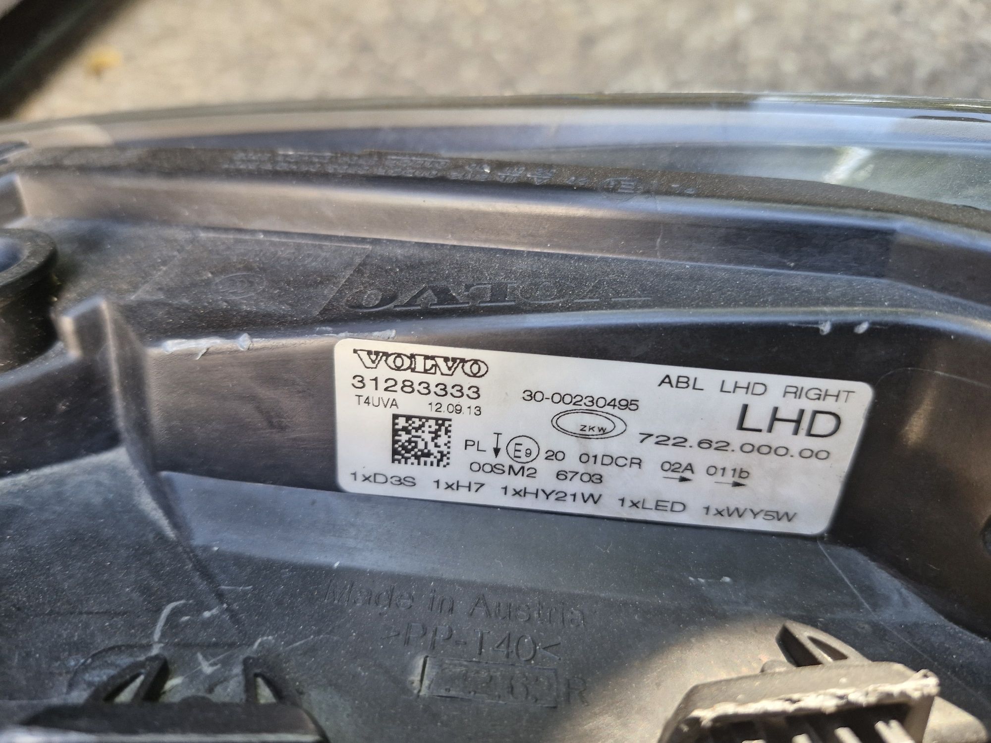 Far  bara aripa volvo v40 2012-2019
