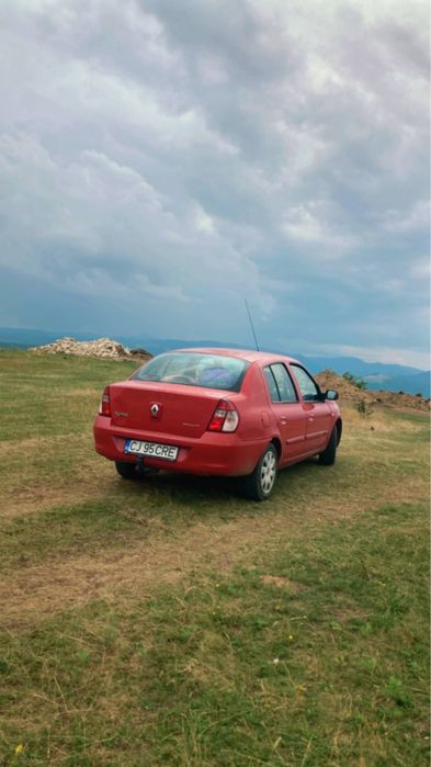 Vand sau dezmembrez RENAULT SYMBOL AN 2007 motor euro 4 defect motor