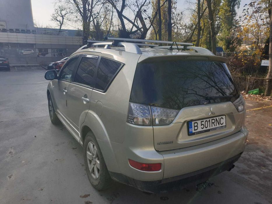 MITSUBITSI OUTLANDER 2008, 4x4, 7 locuri, piele, trapa, camera