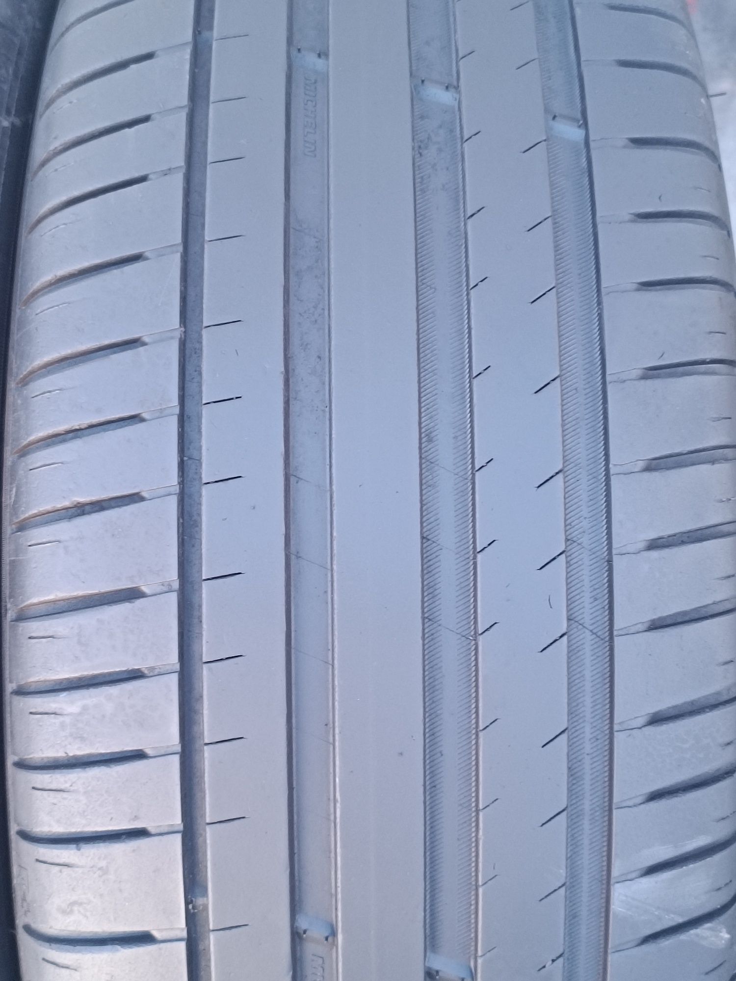 235/50/19 Michelin Дот 0223