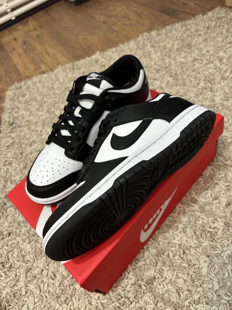 nike dunk panda low