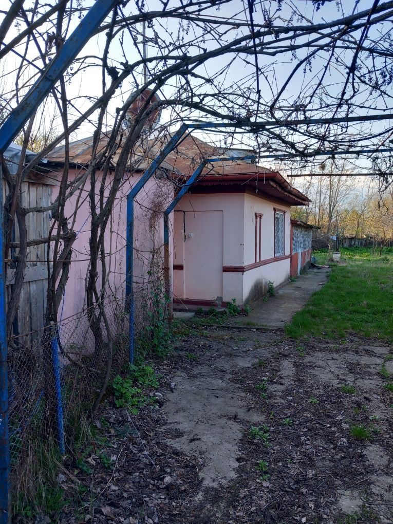 Vând casa com Cornesti Sat Crivățu