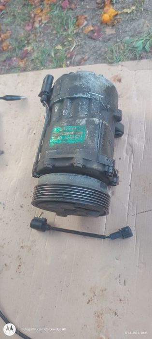 Vând compresor aier condiționat golf si pasat