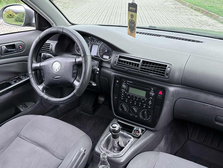 Vând Volkswagen Passat an 2004 19 131 cp