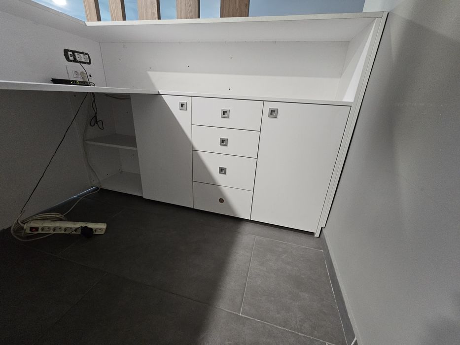 De vânzare – Recepție modernă + candelabre design premium

Perfectă p