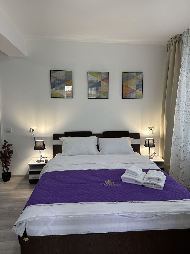 BV GLAM APARTMENTS Cazare Apartamente 1-2-3 cam Regim Hotelier Coresi