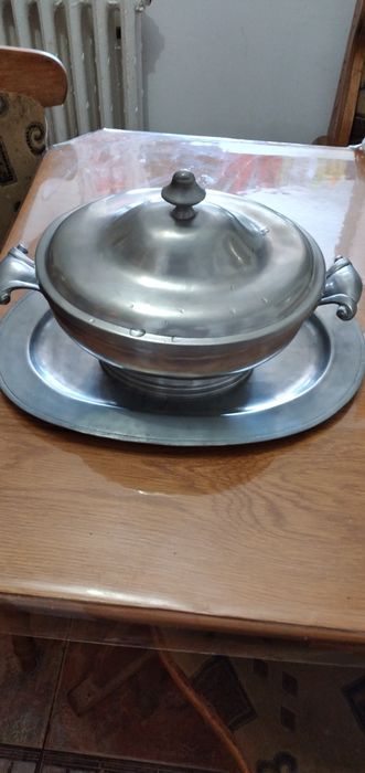 Bol de servit cu tava și capac