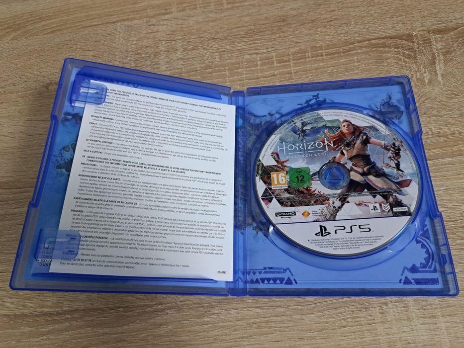 продаётся диск на пс 5 forbidden west, продаю только в уральске